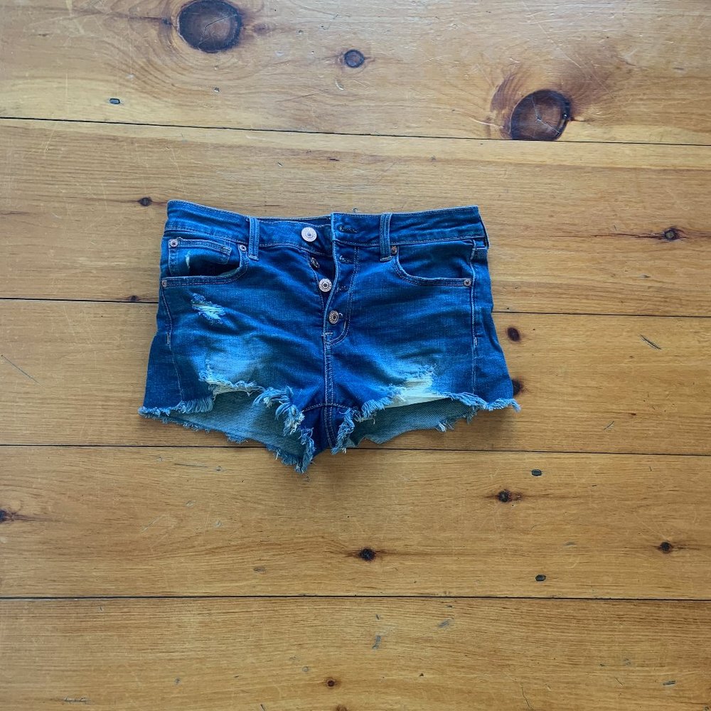 Ripped High-waisted jean shorts: American Eagle
